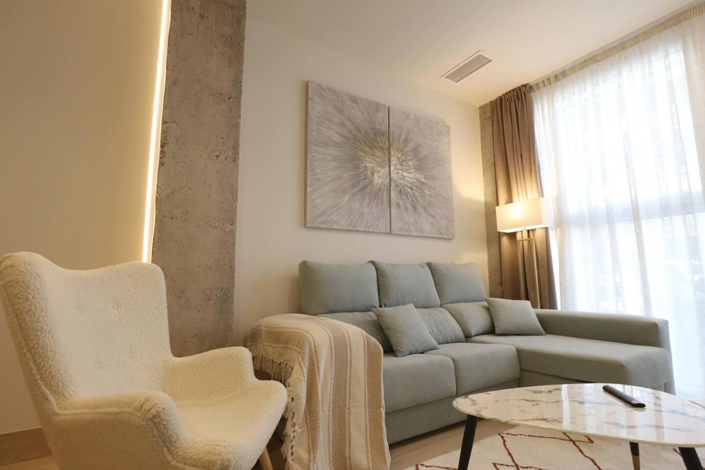 Apartamentos Orilla Del Bernabeu Madrid Luaran gambar
