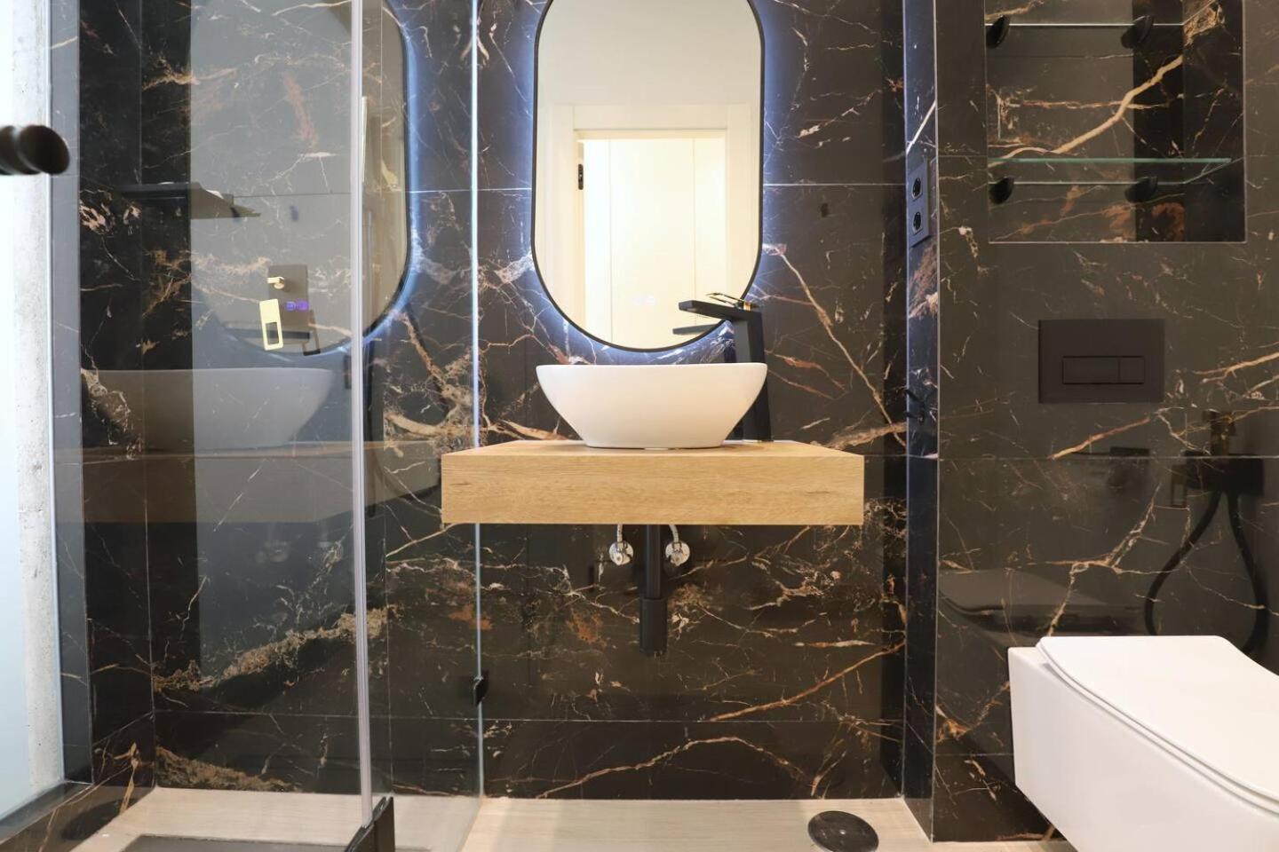 Apartamentos Orilla Del Bernabeu Madrid Luaran gambar